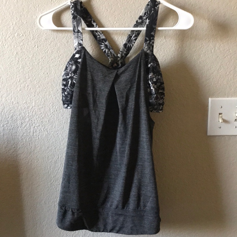 Lululemon black top